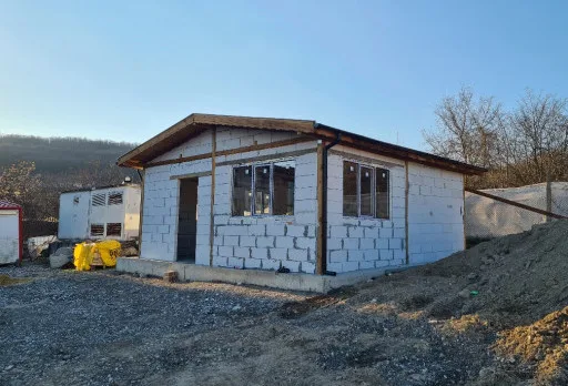 Класическа къща с покрив от керемиди – Рогачево 