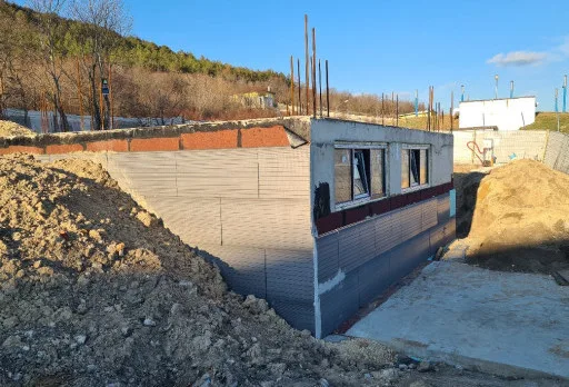 Класическа къща с покрив от керемиди – Рогачево 