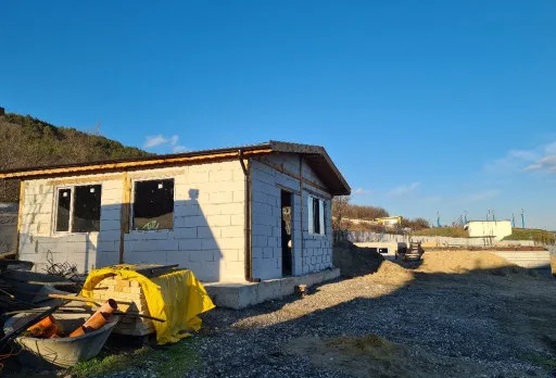 Класическа къща с покрив от керемиди – Рогачево 