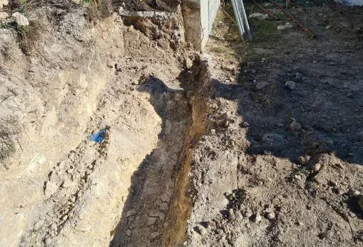 Строителство на подпорна стена и бетонова пътека в Балчик