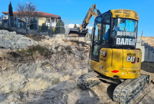 Строителство на подпорна стена и бетонова пътека в Балчик