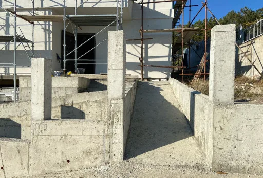 Модерна вила с плосък покрив в Балчик