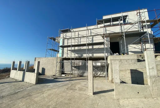 Модерна вила с плосък покрив в Балчик