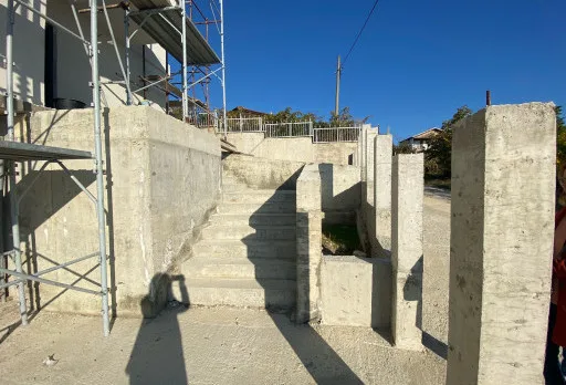 Модерна вила с плосък покрив в Балчик