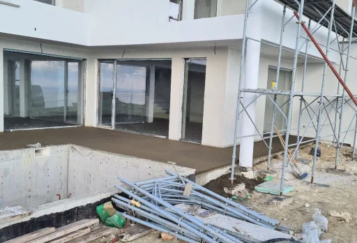 Модерна вила с плосък покрив в Балчик