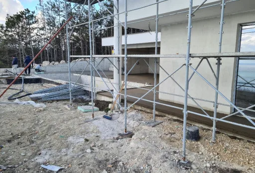 Модерна вила с плосък покрив в Балчик