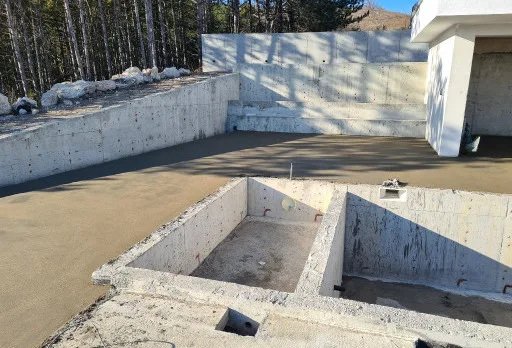 Модерна вила с плосък покрив в Балчик