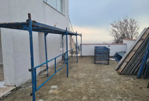 Verputz und Anstrich der Fassade einer Villa in Balchik