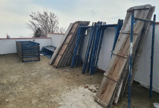 Verputz und Anstrich der Fassade einer Villa in Balchik