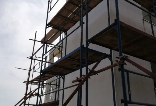 Verputz und Anstrich der Fassade einer Villa in Balchik