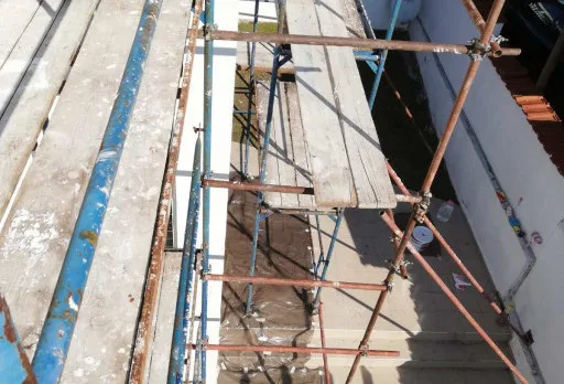 Verputz und Anstrich der Fassade einer Villa in Balchik