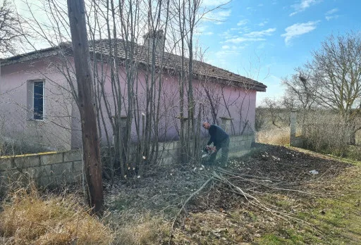 Reparatur- und Landschaftsbauarbeiten in der Nähe von Kavarna