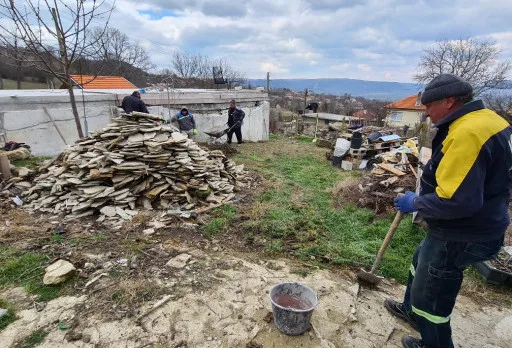 Строително-ремонтни работи на гараж и площадка на къща до Варна
