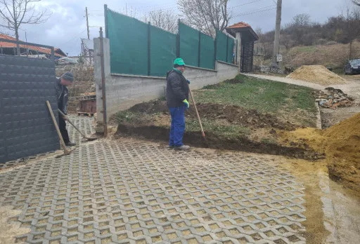 Строително-ремонтни работи на гараж и площадка на къща до Варна