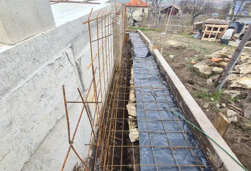 Строително-ремонтни работи на гараж и площадка на къща до Варна