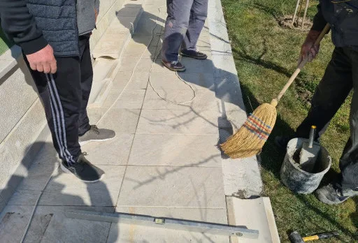 Строително-ремонтни работи по изработка и полагане на бетонни улеи до Балчик