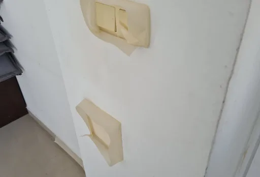 Verputz und Anstrich der Fassade einer Villa in Balchik