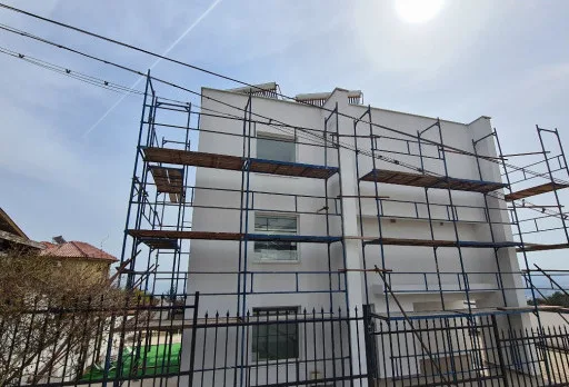 Verputz und Anstrich der Fassade einer Villa in Balchik