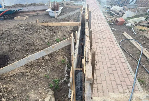 Строително-ремонтни работи на гараж и площадка на къща до Варна