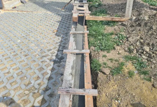 Строително-ремонтни работи на гараж и площадка на къща до Варна