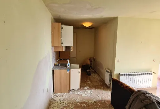 Innenausbesserungsarbeiten und Fassadenanstrich eines Hauses in Varna
