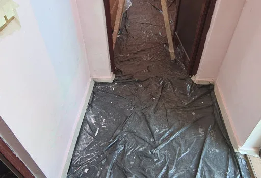 Innenausbesserungsarbeiten und Fassadenanstrich eines Hauses in Varna