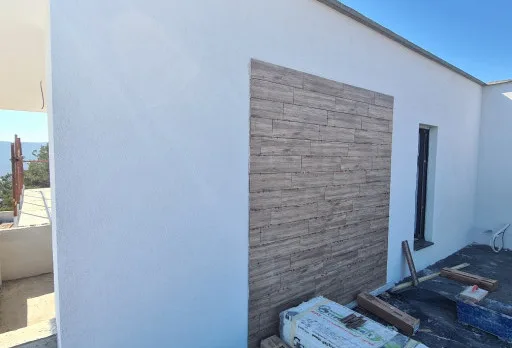 Модерна вила с плосък покрив в Балчик