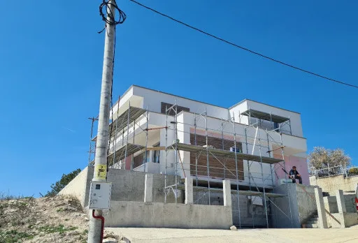 Модерна вила с плосък покрив в Балчик