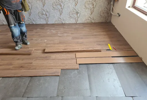 Verlegung von Laminatfußböden in Golden Sands