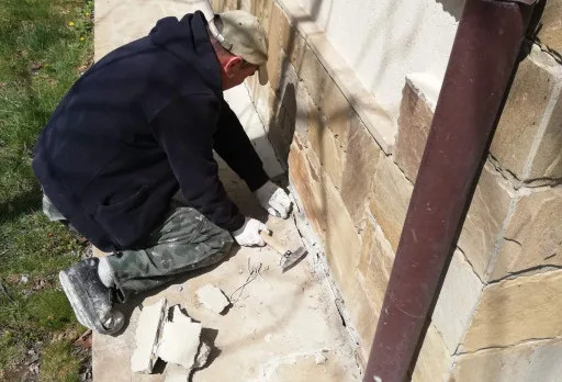Innenausbesserungsarbeiten und Fassadenanstrich eines Hauses in Varna