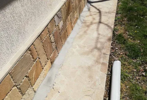 Innenausbesserungsarbeiten und Fassadenanstrich eines Hauses in Varna