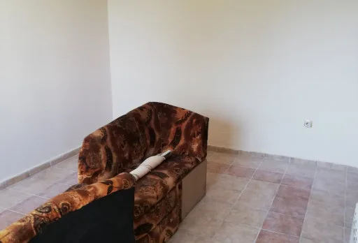 Innenausbesserungsarbeiten und Fassadenanstrich eines Hauses in Varna