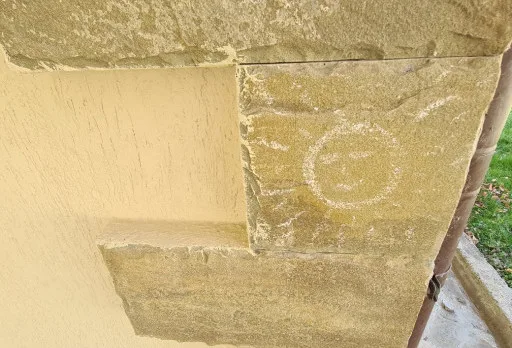 Innenausbesserungsarbeiten und Fassadenanstrich eines Hauses in Varna