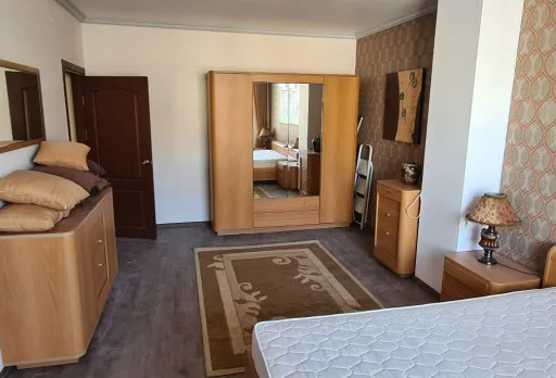Verlegung von Laminatfußböden in Golden Sands