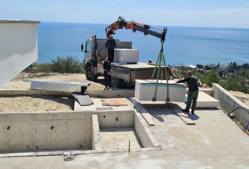 Модерна вила с плосък покрив в Балчик