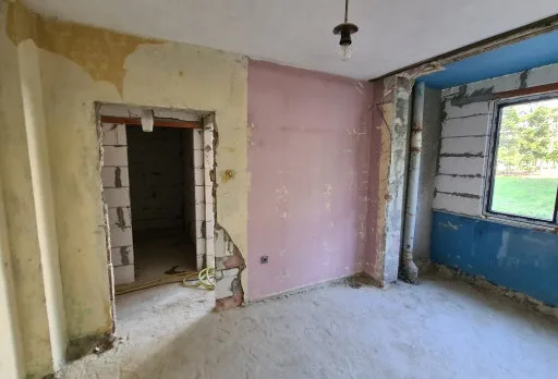 Bau- und Reparaturarbeiten in einer Wohnung in Varna