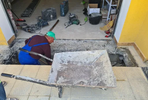 Bau- und Reparaturarbeiten an einem Haus in der Nähe von Albena