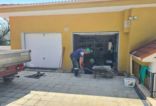 Bau- und Reparaturarbeiten an einem Haus in der Nähe von Albena
