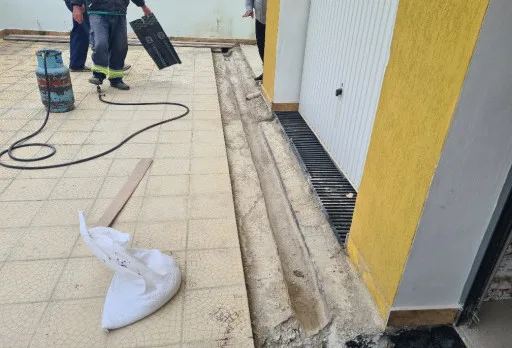 Bau- und Reparaturarbeiten an einem Haus in der Nähe von Albena
