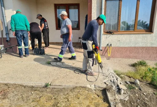 Строително-ремонтни работи на къща до Албена