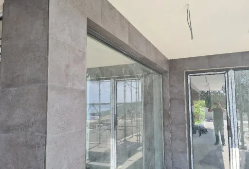 Модерна вила с плосък покрив в Балчик