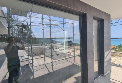 Модерна вила с плосък покрив в Балчик