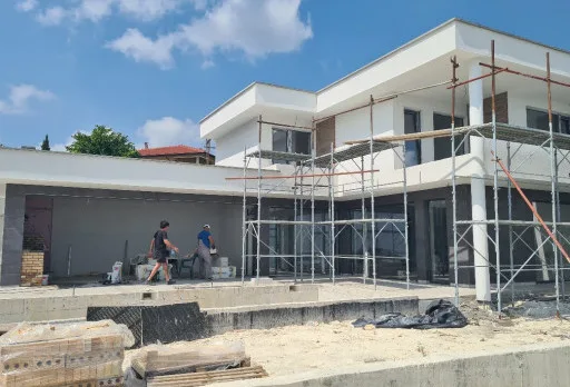 Модерна вила с плосък покрив в Балчик