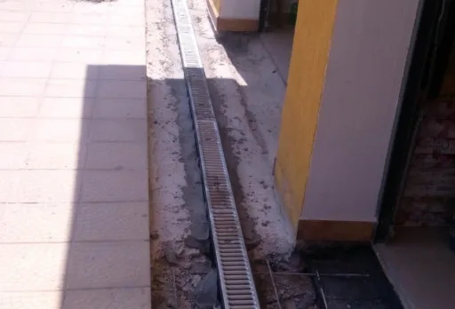 Bau- und Reparaturarbeiten an einem Haus in der Nähe von Albena