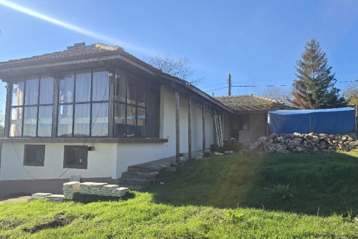 Bau- und Reparaturarbeiten an einem Haus in Kavarna