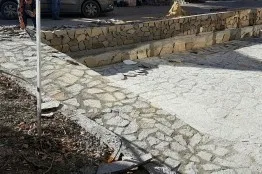 Строителство на подпорна стена, рампа и стълбище близо до Албена