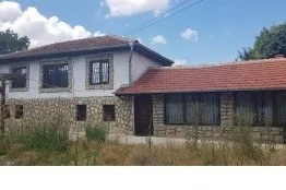 Reparaturarbeiten und neues Badezimmer in einem Haus bei Varna