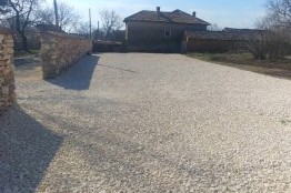 Make a new gravel driveway near Durankulak