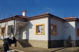 Insulation and landscaping of a house near Durankulak