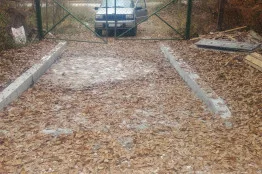 Направа на път от трошен камък и бетонно корито до с. Батово